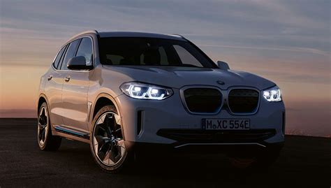 BMW iX3 elektromobilio važiavimo demonstracija