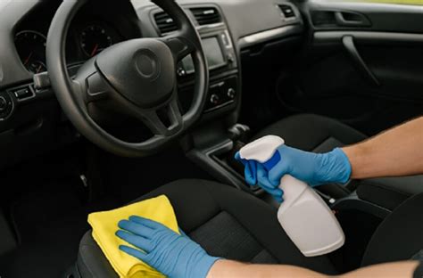 Odinio automobilio salono valymas ir priežiūra