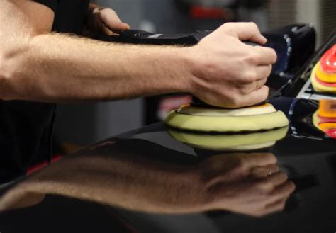 Automobilio kėbulo detalių poliravimas