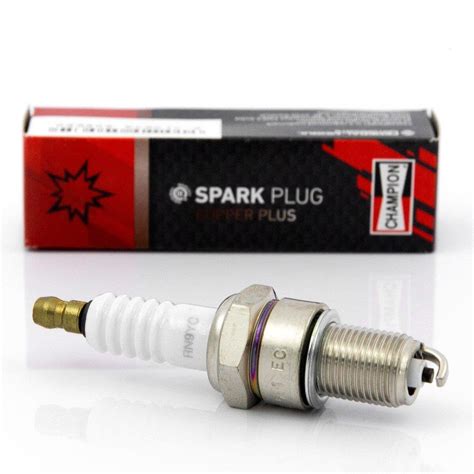 Įrankiai vejapjovės uždegimo žvakės priežiūrai