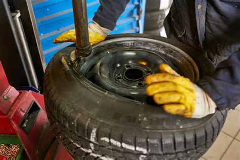 Nuotrauka, vaizduojanti padangos lopą arba vulkanizavimo procesą