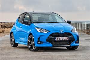 Toyota Yaris miesto eisme