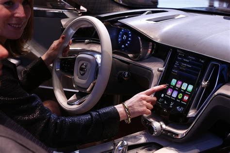 „Volvo“ automobilių salonas