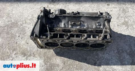 Volkswagen Golf 3 variklio skyrius su diržais