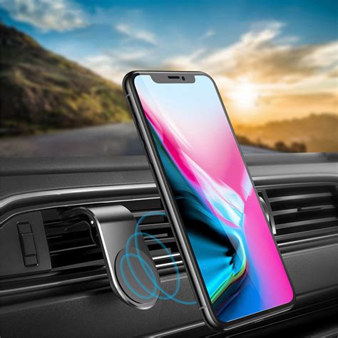 Vyras palieka telefono numerį ant automobilio priekinio stiklo