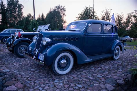 Senovinių automobilių paroda