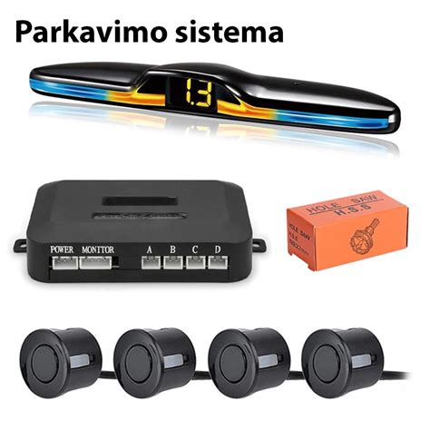 Automobilio priekis ir galas su sumontuotais parkavimo davikliais