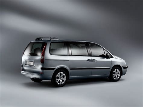Citroen C8 interjeras