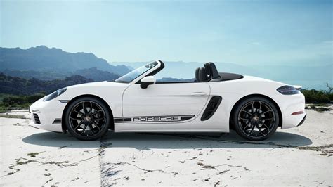 Porsche Taycan 4S ir 718 Boxster Style Edition