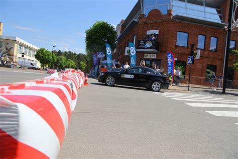 Nelegalių gatvės lenktynių pavaizdavimas