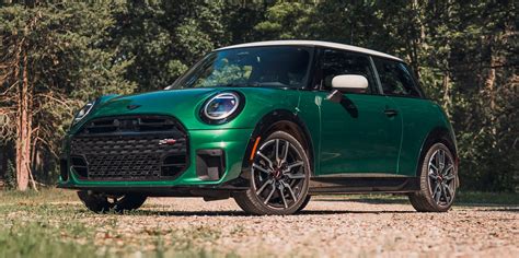 Stilingas Mini Cooper mieste