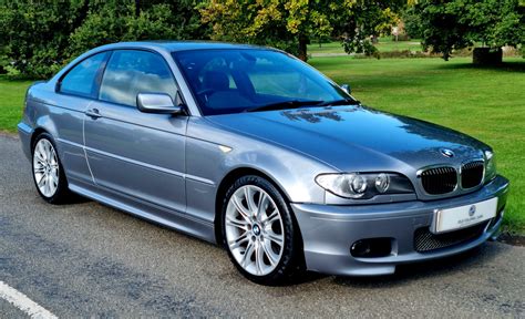 Įvairūs BMW modeliai spalvinimo paveikslėliuose