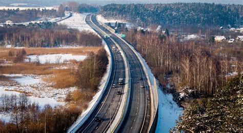 Olandijos keliai su automobilių srautu