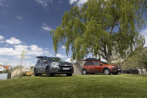 Erdvus 7 vietų automobilis kelionei