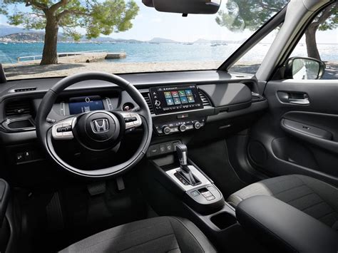 Honda Jazz e:HEV salono interjeras