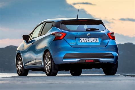 Nissan Micra interjeras su apšvietimo spalvų pasirinkimais
