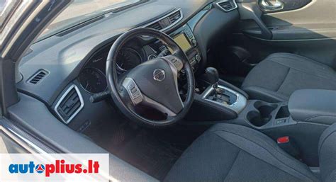 Nissan Qashqai interjeras ir valdymo panelė