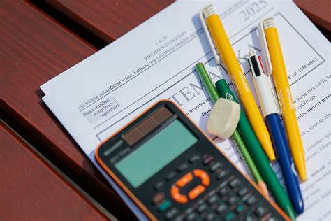 Infografika, iliustruojanti naują registracijos į egzaminus tvarką