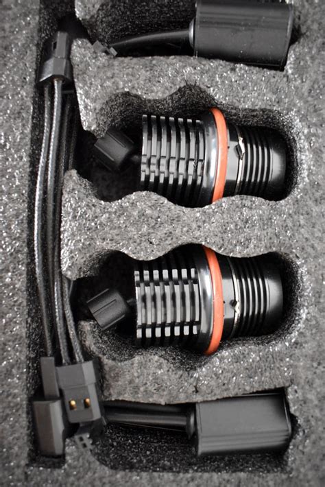 Palyginimas kainų BMW E60 priekiniams žibintams