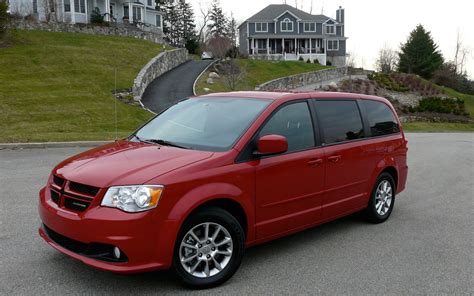 Dodge Grand Caravan RT interjeras su Swivel-N-Go sistema