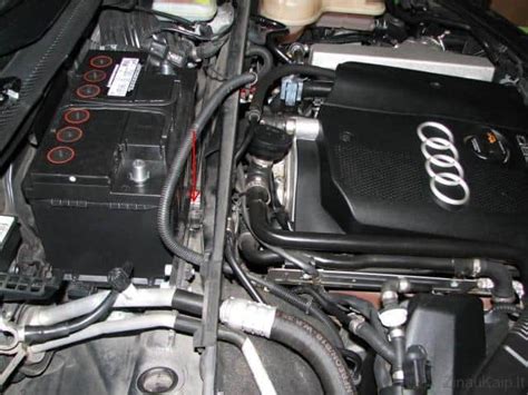 Audi A4 akumuliatoriaus keitimo įrankiai