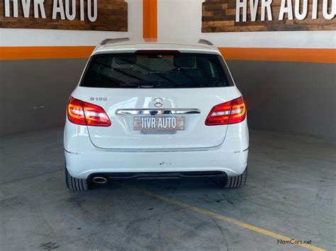 Mercedes-Benz B180 interjeras