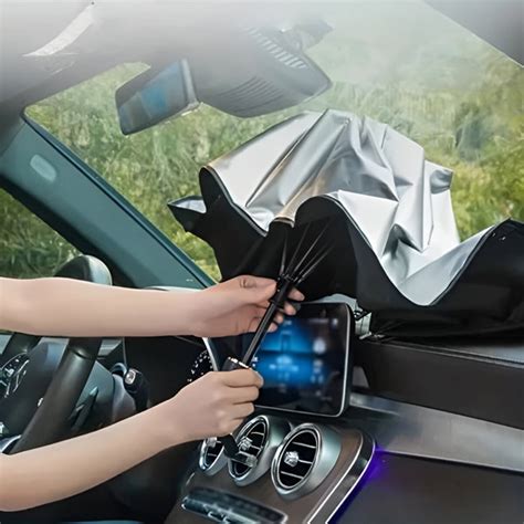 Automobilio priekinis stiklas su Head-up display funkcija