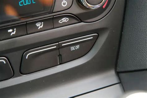 Mygtukas ESP OFF automobilyje