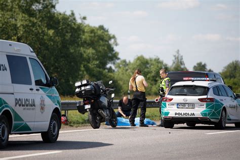 Automobilio ir motociklo susidūrimas