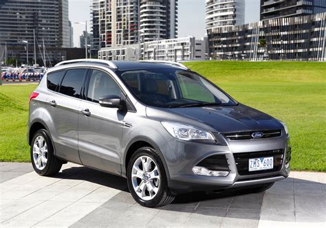 Ford Kuga 2013 priekis