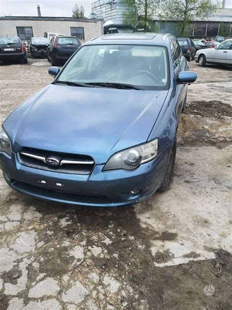 Subaru Legacy dizainas ir priekinė dalis