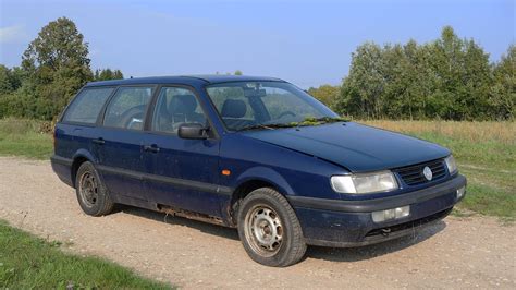 Volkswagen Passat B4 Sedanas ir Universalas