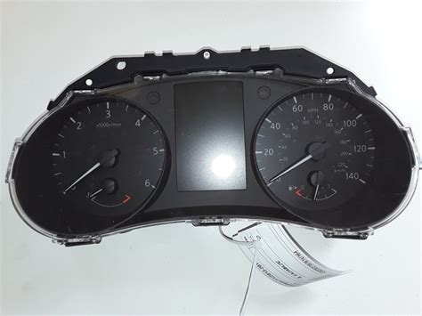 Nissan Qashqai prietaisų skydelis