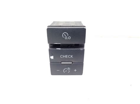 Remonto procesas Opel Zafira prietaisų skydelio apšvietimo jungikliui