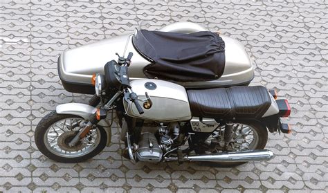 Motociklo su keleiviu saugos reikalavimai