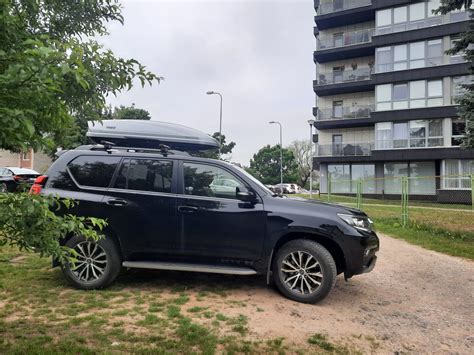 Įvairių Toyota modelių stogo bagažinių pavyzdžiai