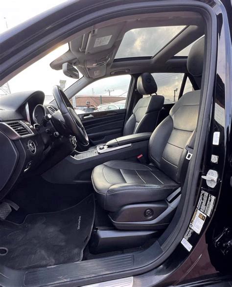 Mercedes-Benz ML350 interjeras ir bagažinė