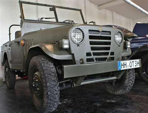 Istorinis karinis Jeep visureigis