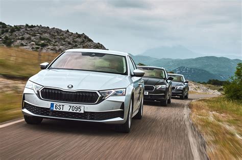 Infografika apie naujų automobilių registracijų augimą Lietuvoje