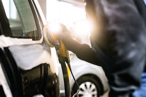 Šlifavimo procesas automobilių kėbulo remonte