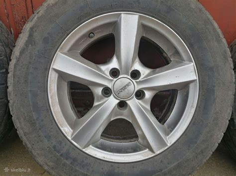 Dezent ratlankiai sumontuoti ant automobilio