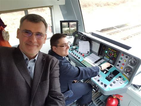 Traukinio mašinisto kabina su prietaisais