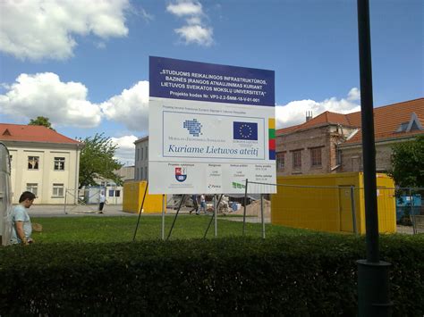 Informacinis stendas su techninės apžiūros adresais Vilniuje
