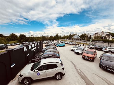 Palydinčiųjų automobilių stovėjimo aikštelė prie Kauno oro uosto