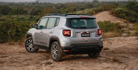 Schematinis vaizdas Jeep Renegade Trailhawk su Selec-Terrain sistema