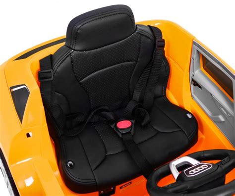 Vaikiškas elektromobilis, atkartojantis realaus automobilio modelį