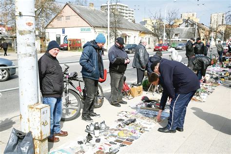 Nelegali prekyba prie Kalvarijų turgaus