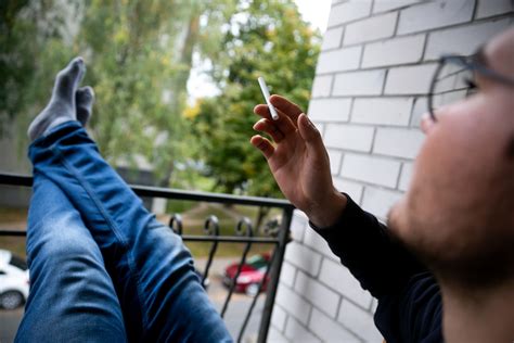 Statistika apie baudas už rūkymą balkonuose
