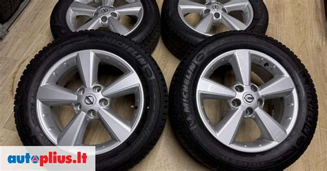 Nissan Qashqai automobilis su R17 ratlankiais