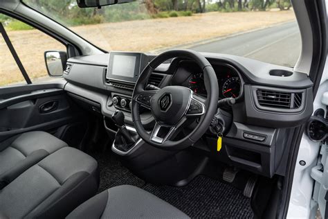 Renault Trafic interjero nuotrauka su kilimėliais
